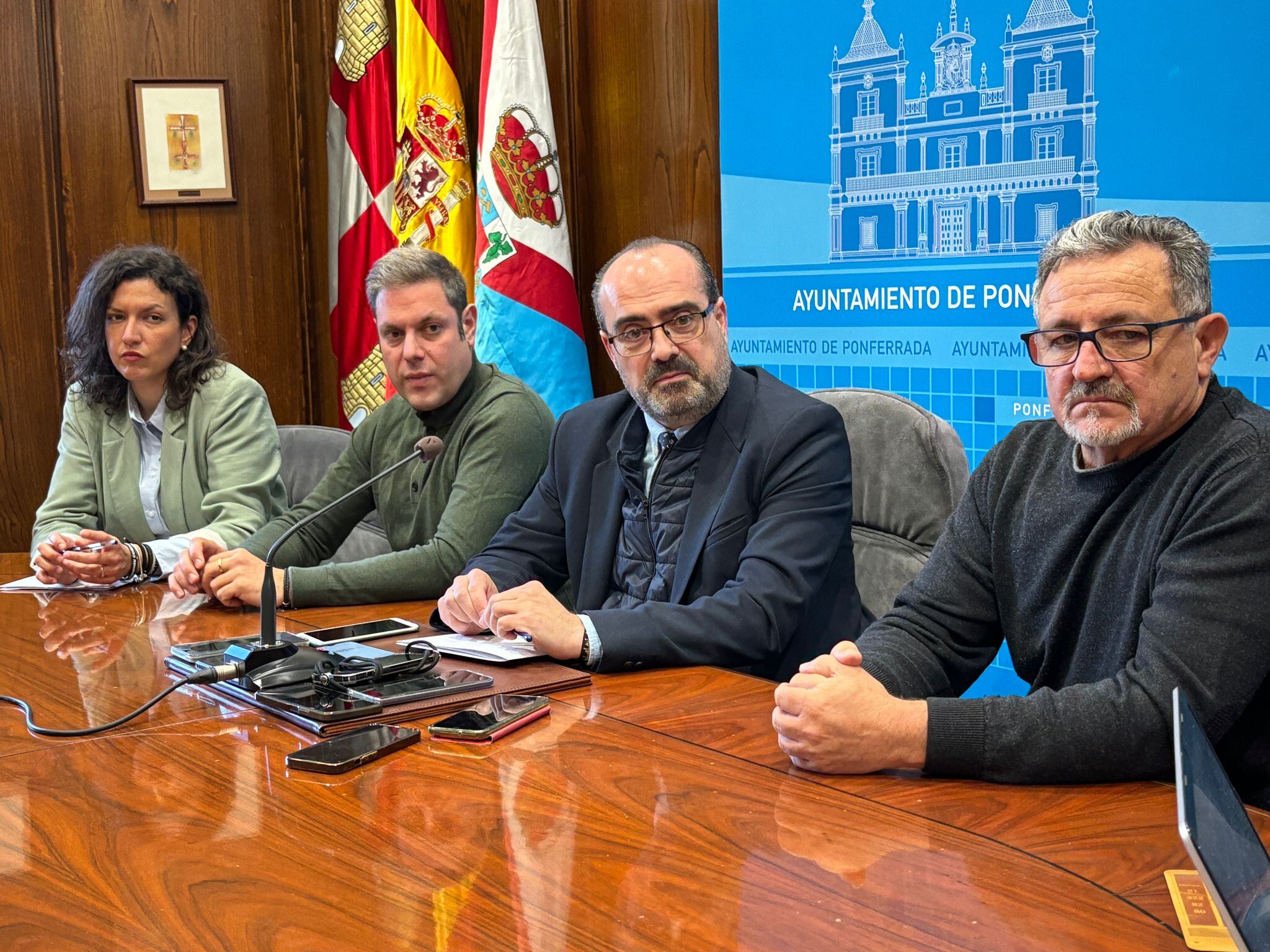 El alcalde de Ponferrada, Marco Morala junto a los concejales Lidia Coca, Iván Alonso y Carlos Fernández