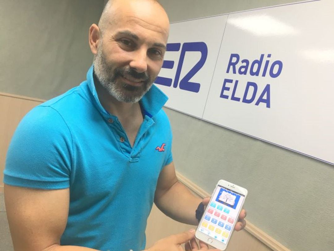 Azorín en una visita a Radio Elda Cadena SER