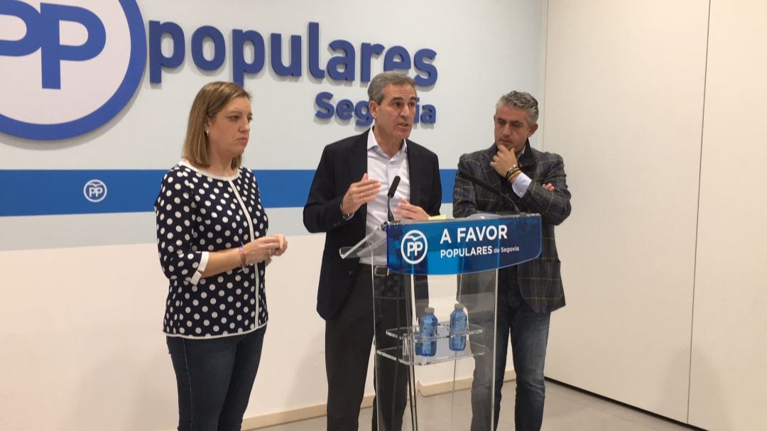 Los procuradores del PP Segovia, Juan Jose Sanz Vitorio, José María Bravo y Mª Ángeles García. 