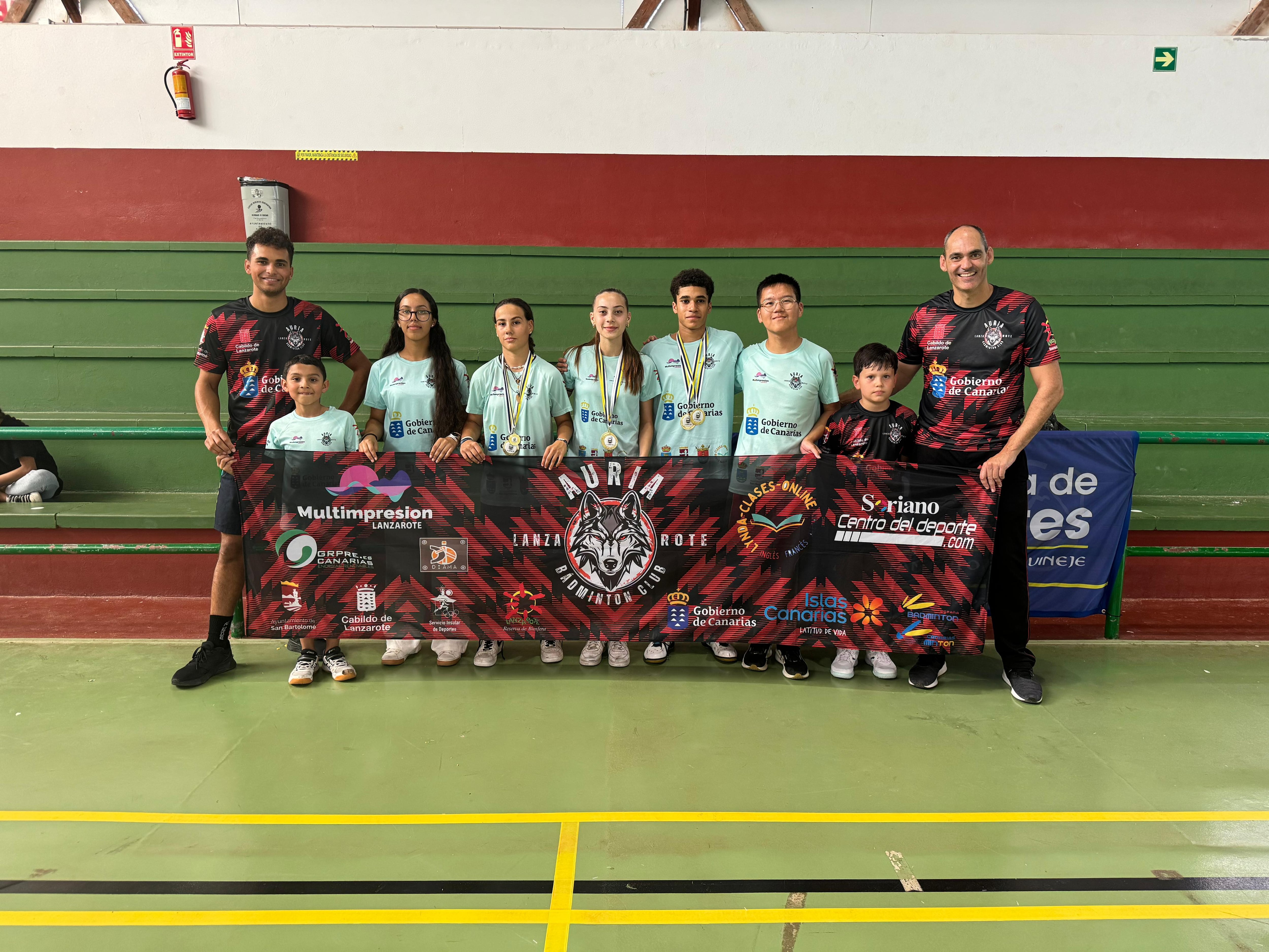 Jugadores y técnicos del Auria Bádminton Club.