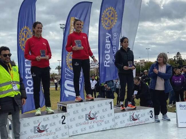 En el pódium de la 10K Rotary Elche
