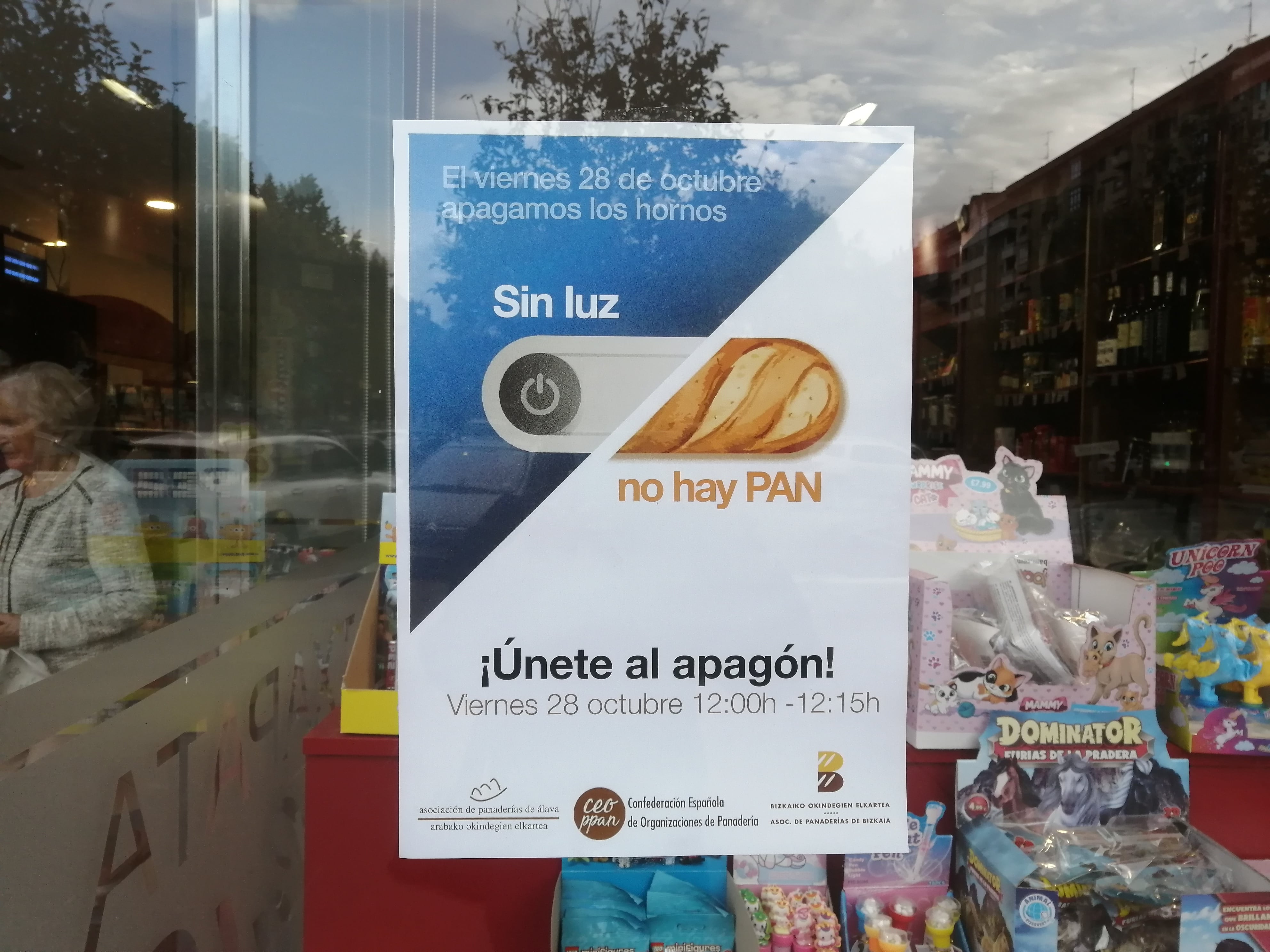 Apagón de las panaderías en Vitoria bajo el lema, &#039;Sin luz, no hay pan&#039;