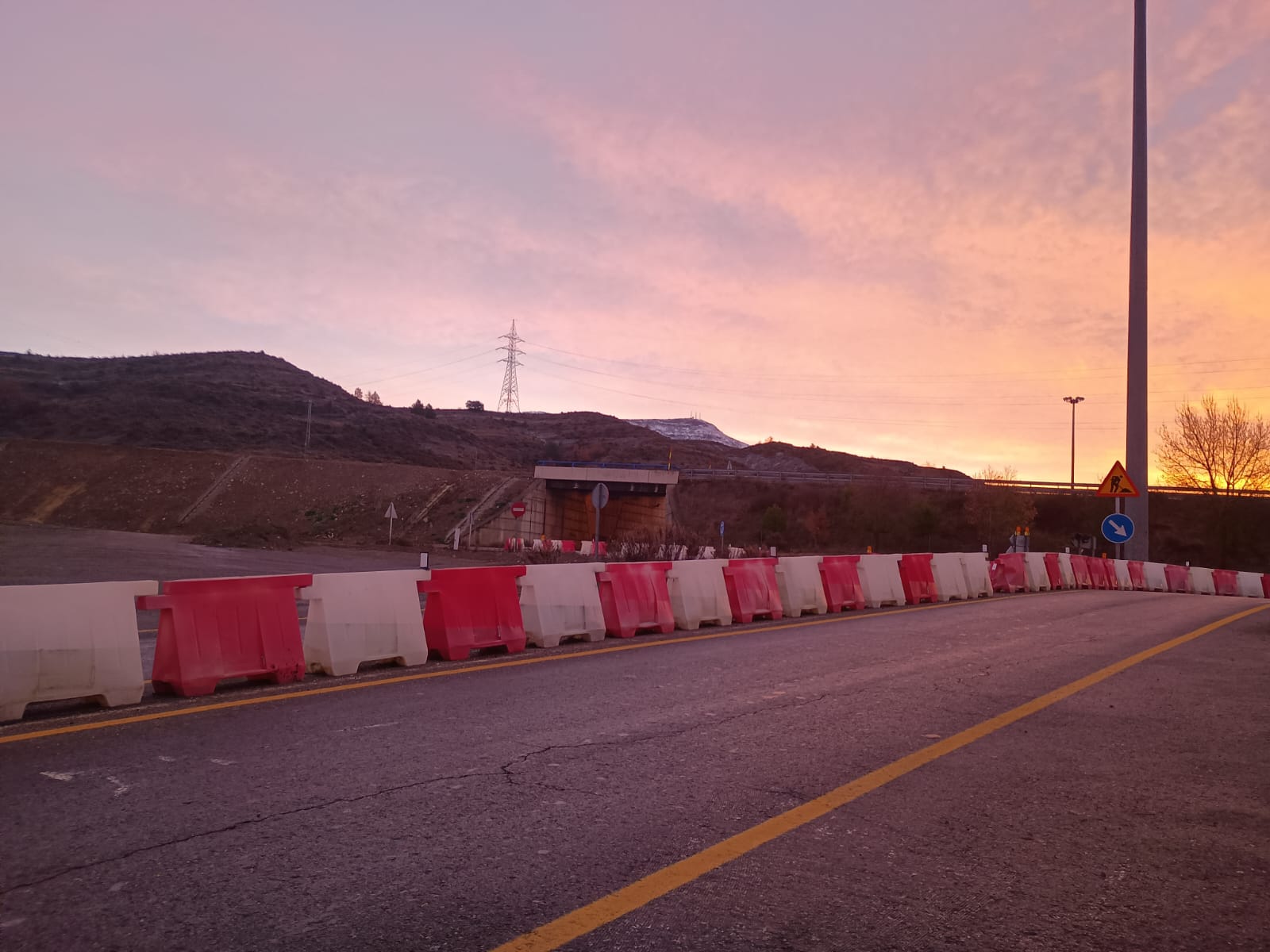 Ni una máquina trabajando en la variante