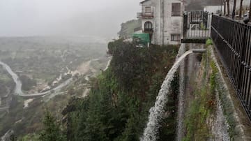 "El suelo ha explotado de agua": la tormenta perfecta que explica el récord histórico de lluvia que inunda Grazalema
