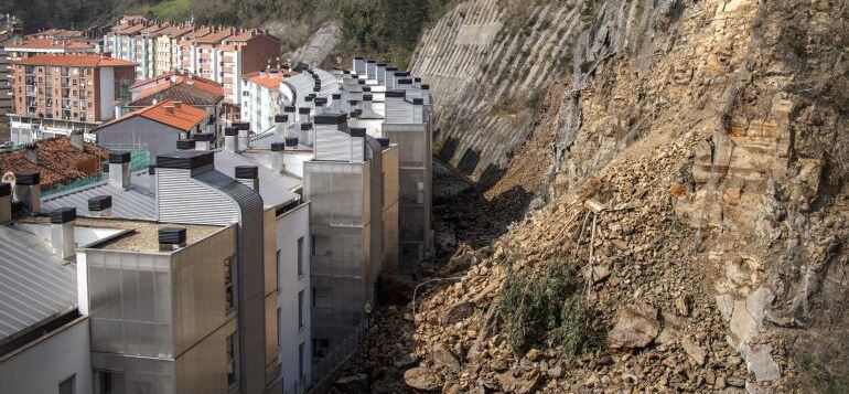 Desprendimientos ne la ladera de Kamiñalde