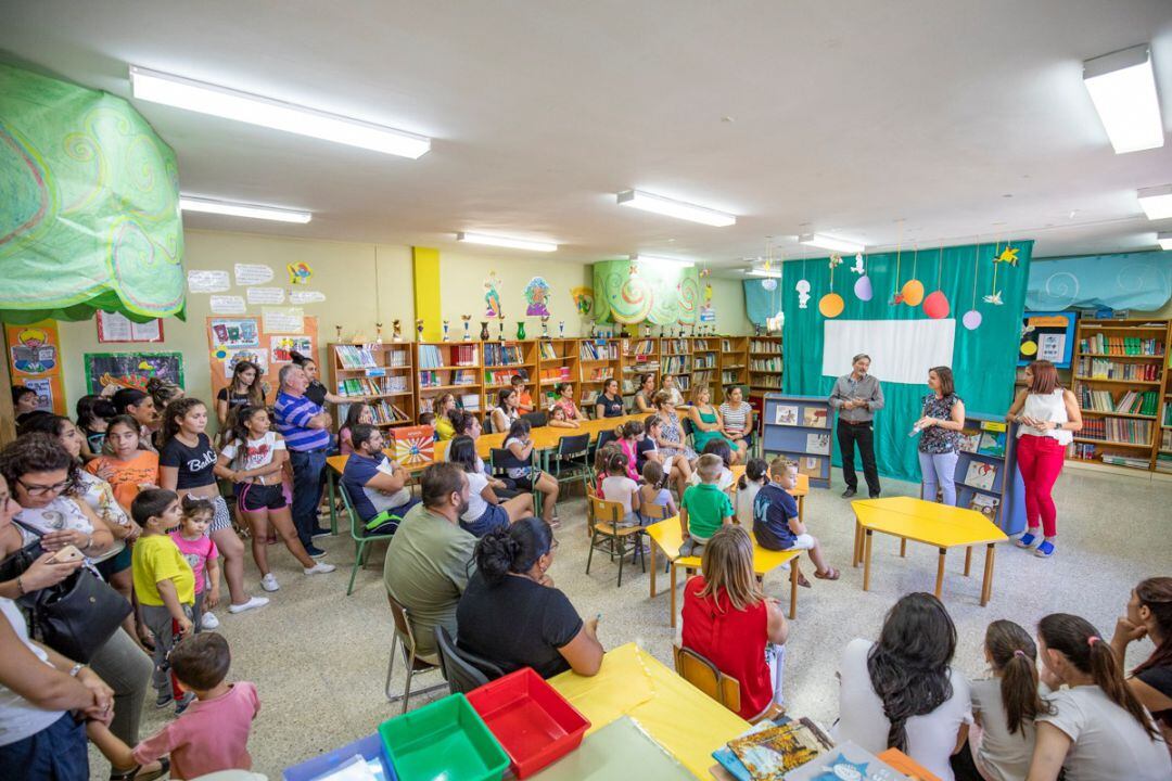 Entrega del Cheque libro