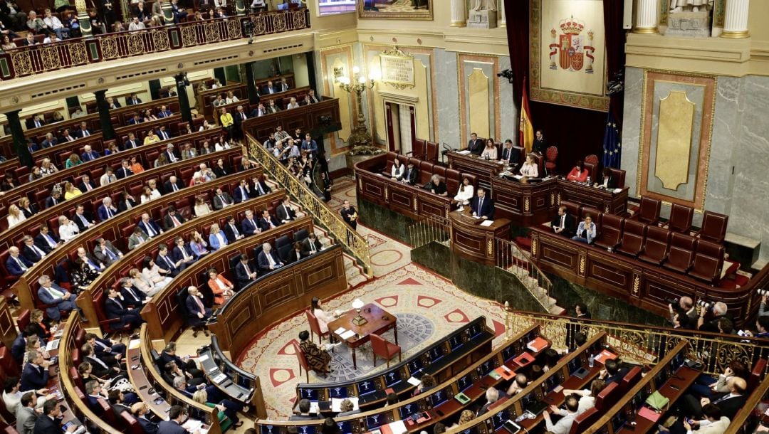 Diputados en el Hemiciclo siutado ene l Congreso de los Diputados.