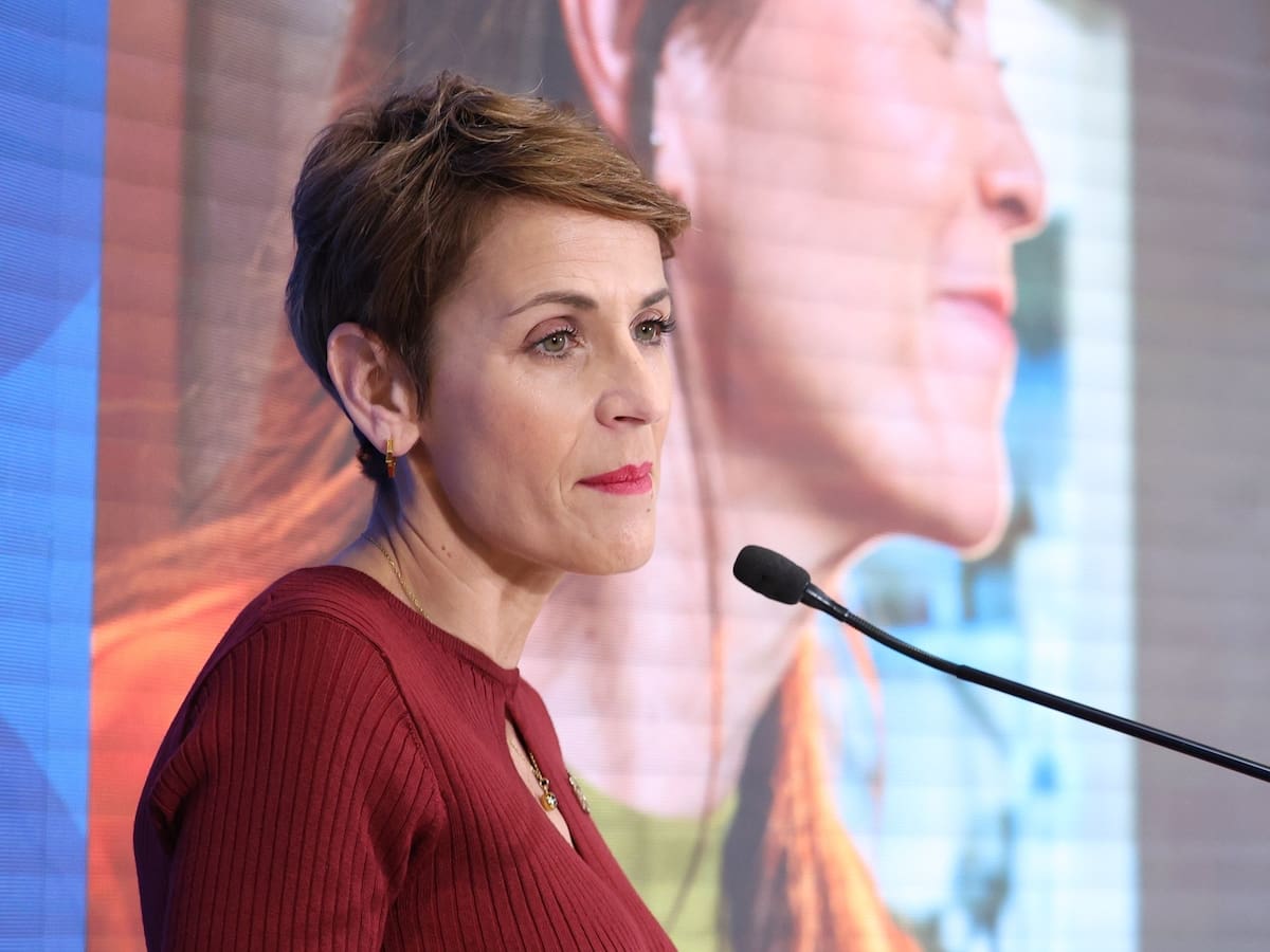 Hackers publican datos personales de la presidenta navarra y otros cargos políticos