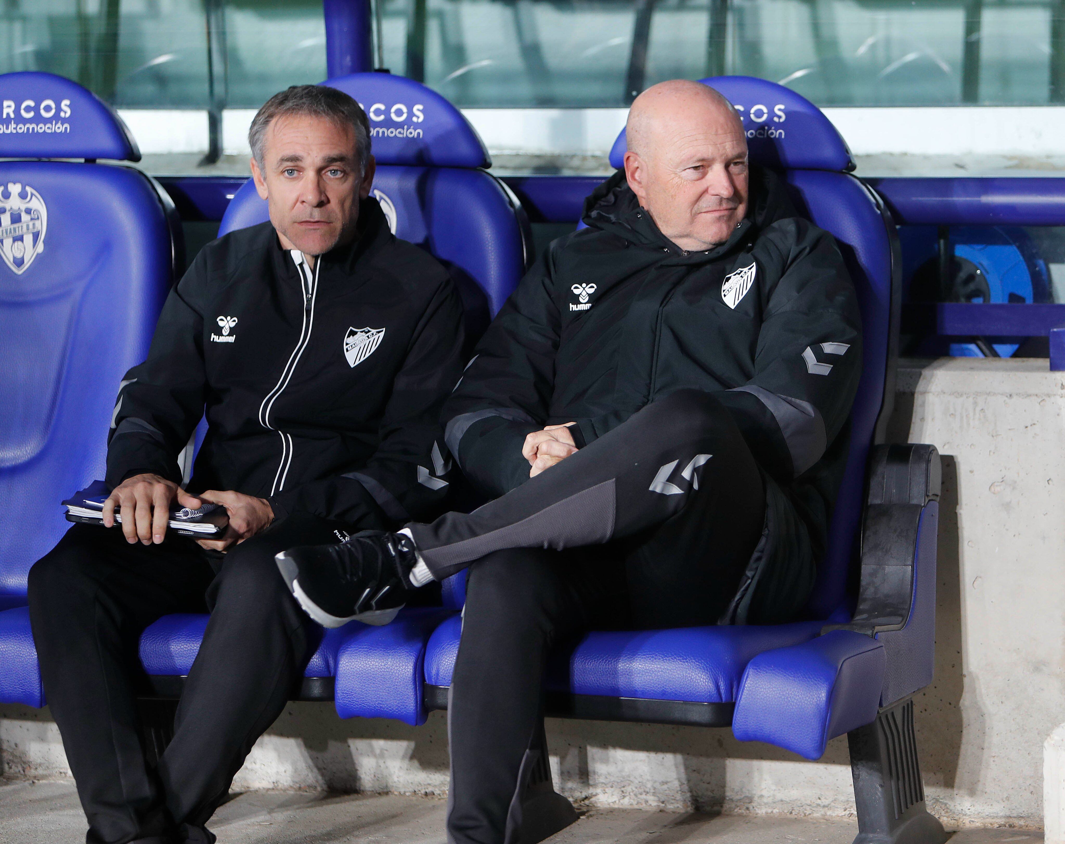 Pepe Mel y Nacho Pérez, en el banquillo del Ciutat de Valencia
