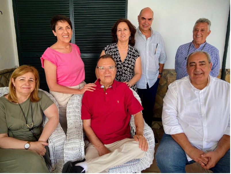 Evangelina Naranjo, Carmen Carrasco, Enrique Hernández, Alejandro Martín; abajo: María Ángeles Familiar, Sánchez Monteseirín y Fran Fernández.