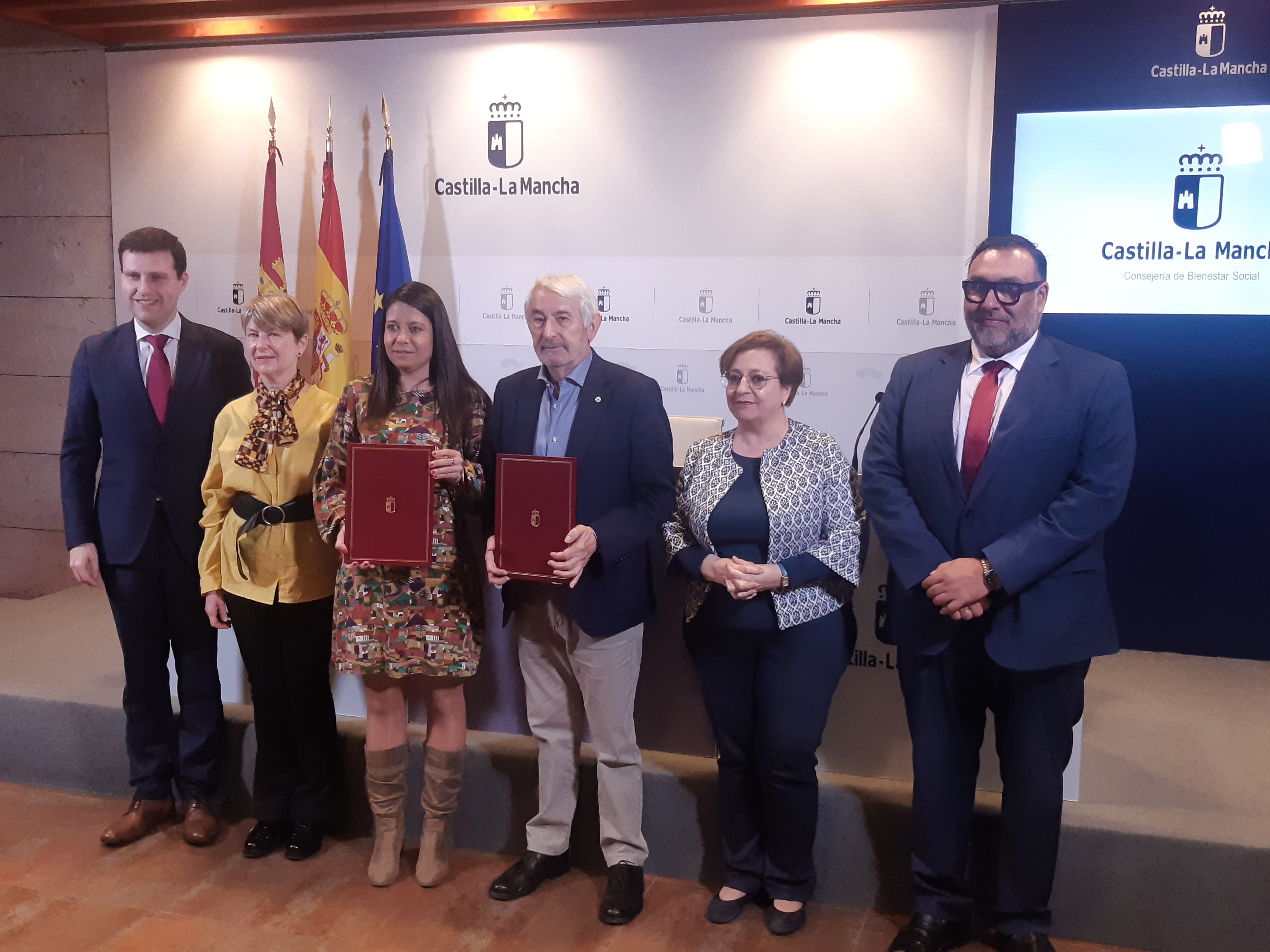 Firma del convenio entre la Junta de Castilla-La Mancha y Cruz Roja