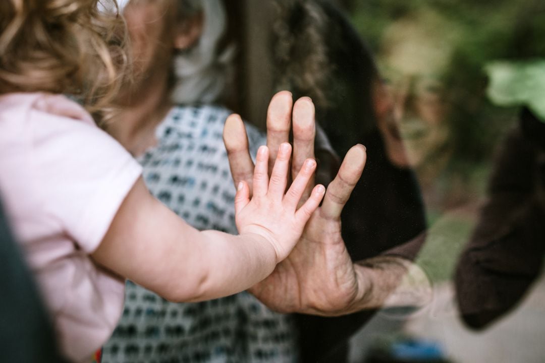 Ancianos y niños