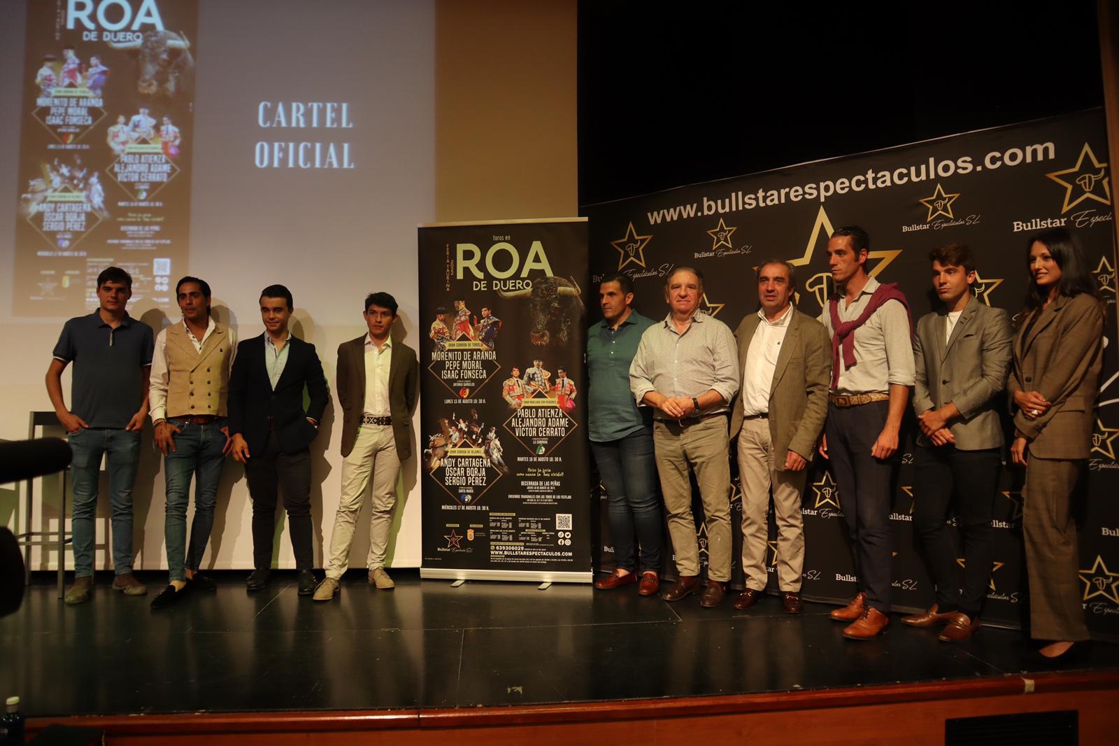 De izq. a dcha.: Sergio Pérez, Óscar Borjas, Víctor Cerrato, Isaac Fonseca, Juan Antonio Medina, Antonio Bañuelos, David Colines, Pepe Moral, Pablo Atienza y Vanesa Santos