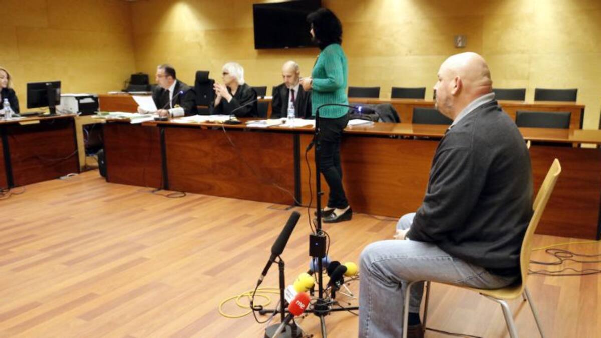 Confirmen els 35 anys de presó per a l'expolicia que va matar la cunyada