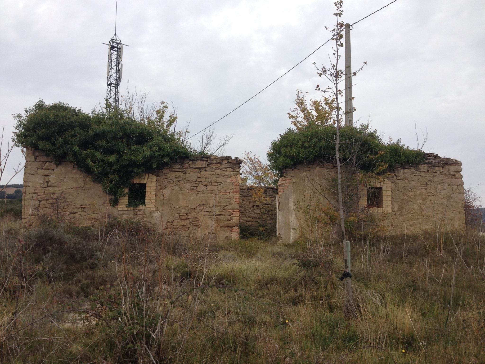 El Ayuntamiento de Legarda ha rehabilitado la antigua ermita de Santa Cecilia y recupera su entorno