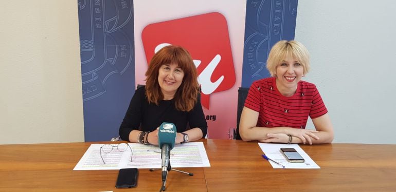 Las concejalas de Izquierda Unida de Motril, Daniela Paqué e Inmaculada Omiste