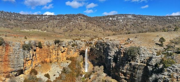 Cascada del nacimiento del río Trabaque.