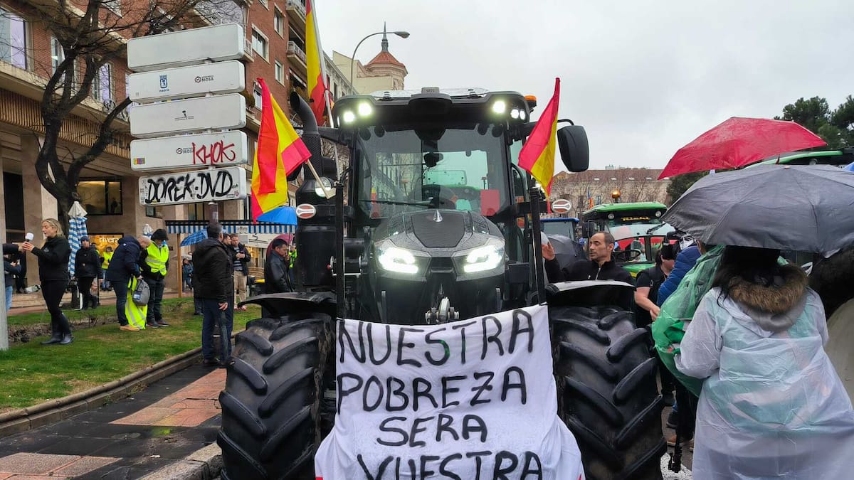 Medio millar de tractores llegan a Madrid para protestar por Mercosur y la PAC