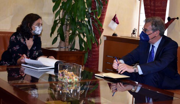 Reunión entre la alcaldesa de Ciudad Real, Pilar Zamora y el rector, Miguel Ángel Collado este lunes