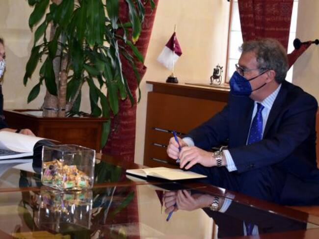 Reunión entre la alcaldesa de Ciudad Real, Pilar Zamora y el rector, Miguel Ángel Collado este lunes