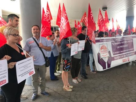Concentración convocada por CCOO y UGT en Ciudad Real con motivo de la Jornada Mundial del Trabajo Decente