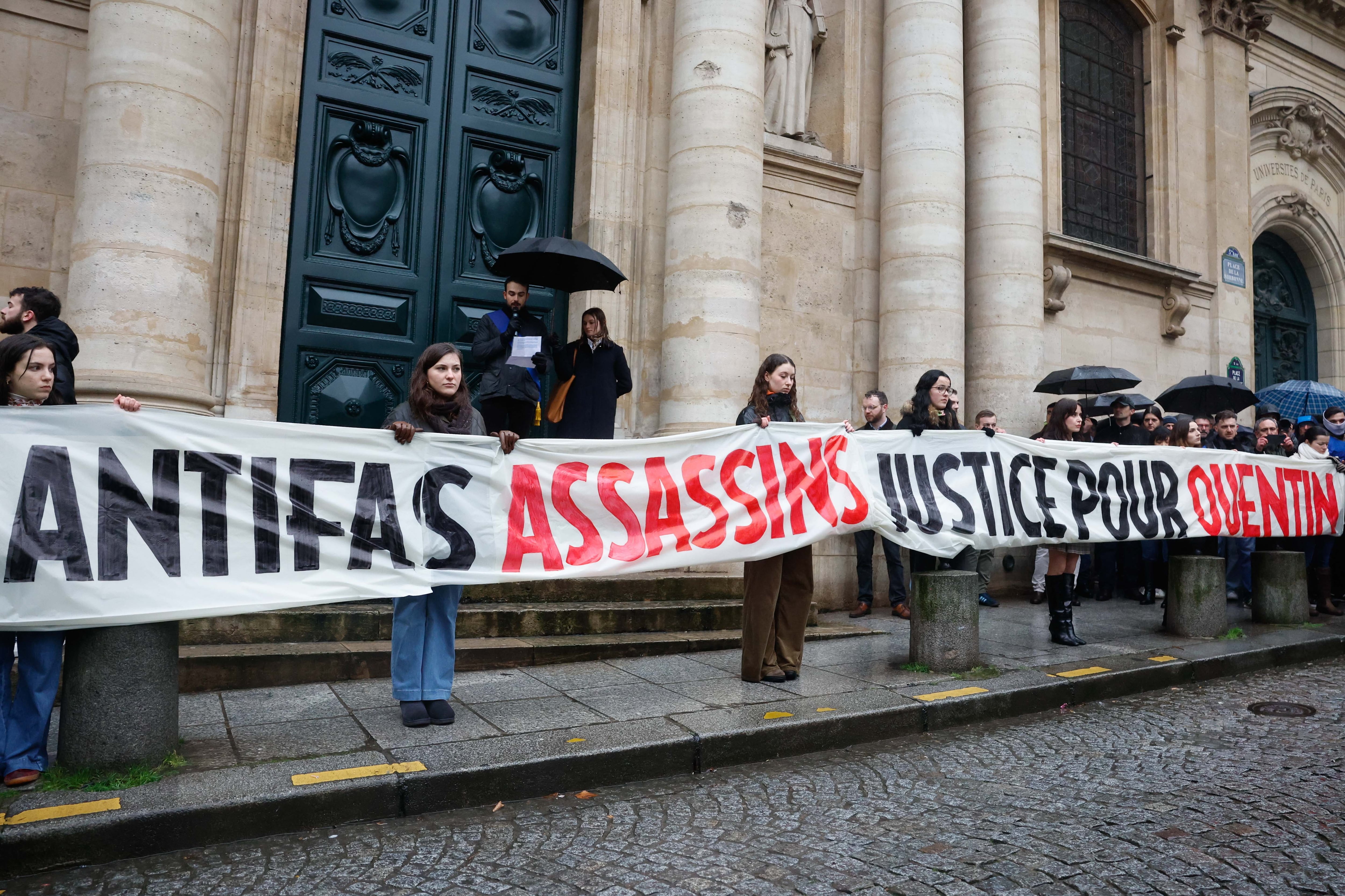 Homenaje al joven de 23 años asesinado en Lyon. 