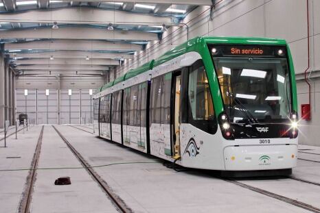 Unidad del metro fuera de servicio en las cocheras de Málaga