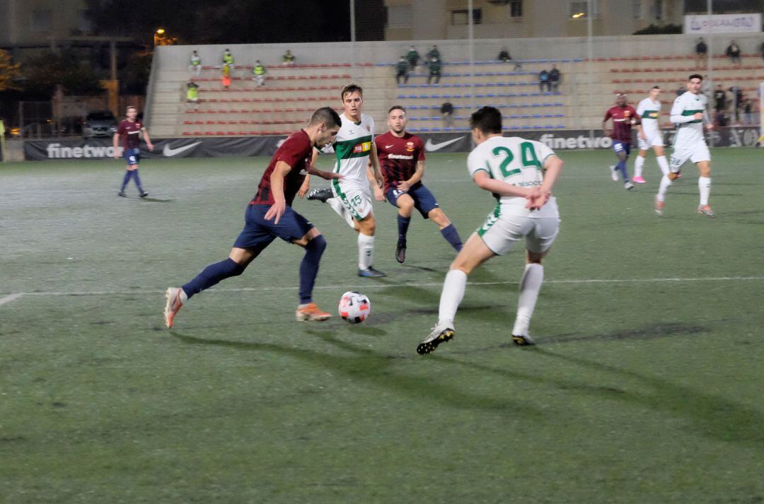 Litri encara a la defensa rival