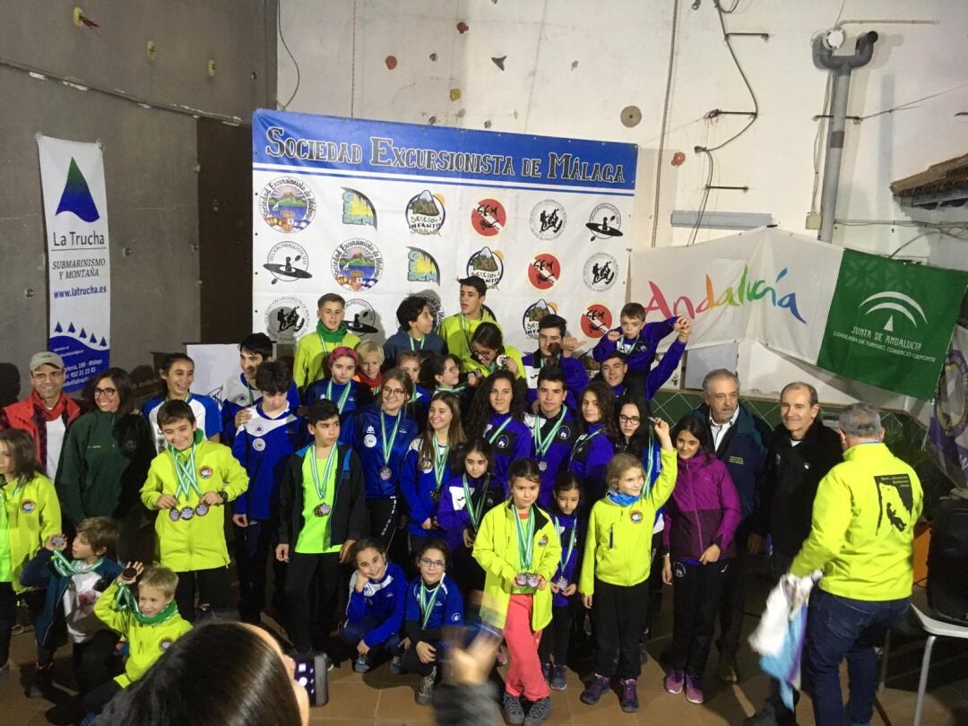 Foto de los medallistas del Open de Técnicas de Progresión Vertical en Espeleología Sub18 celebrado en Málaga el 24 de noviembre de 2018