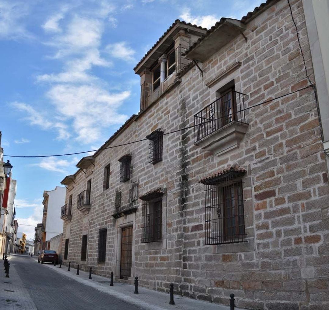 Vista del histórico Palacio de Zambrana, ubicado en el Casco Antiguo.