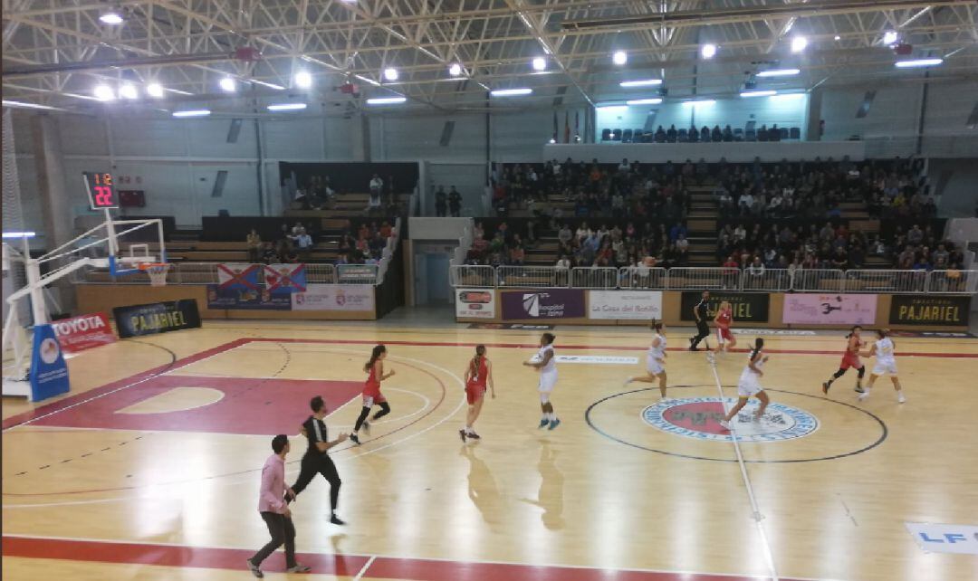 Las tinerfeñas suman su quinto triunfo en la pista leonesa