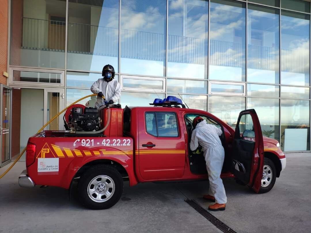 Bomberos de Segovia en labores de desinfección