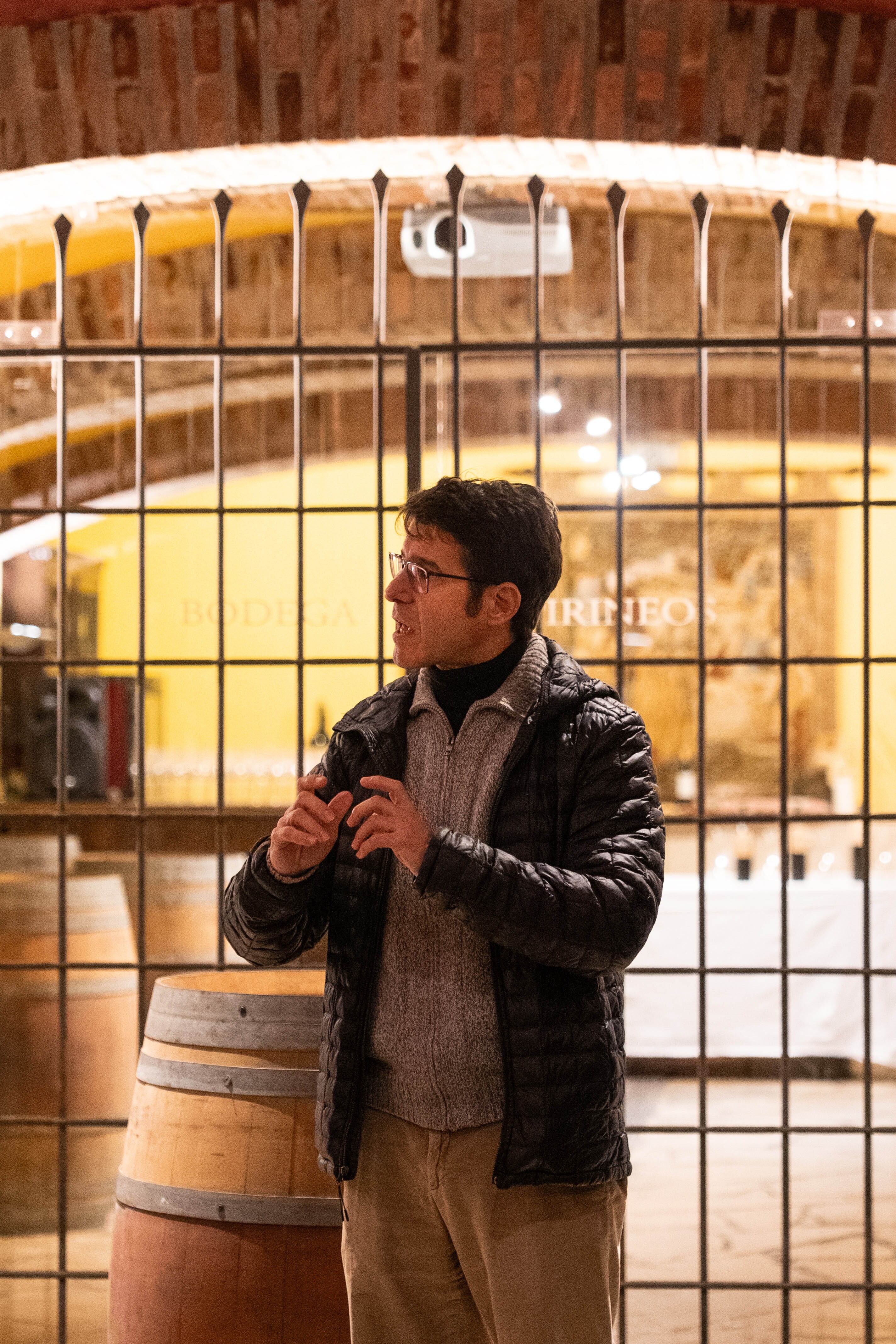 El Dr. Vicente Ferreira explicando los detalles del estudio