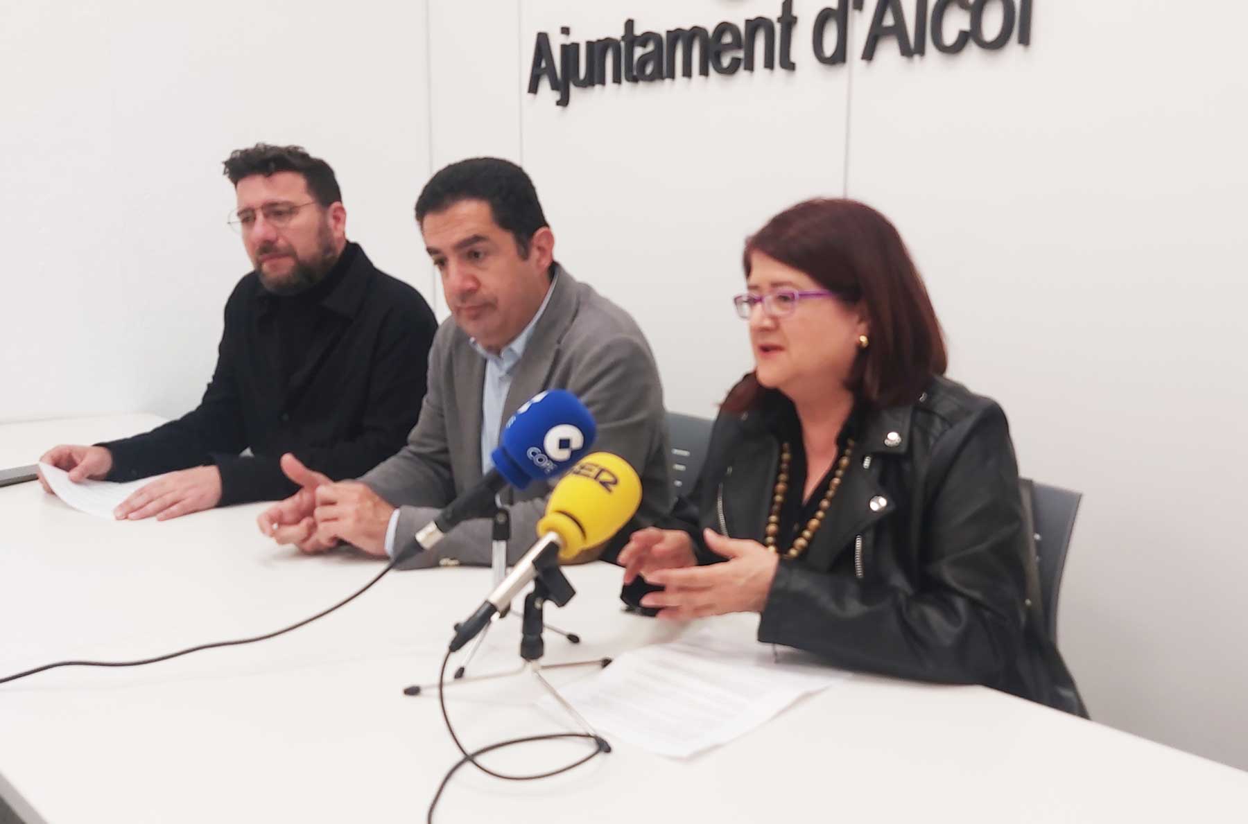 Àleixandre Cerradelo, Toni Francés y Lucía Pascual, durante la presentación de una nueva edición de la feria de FP