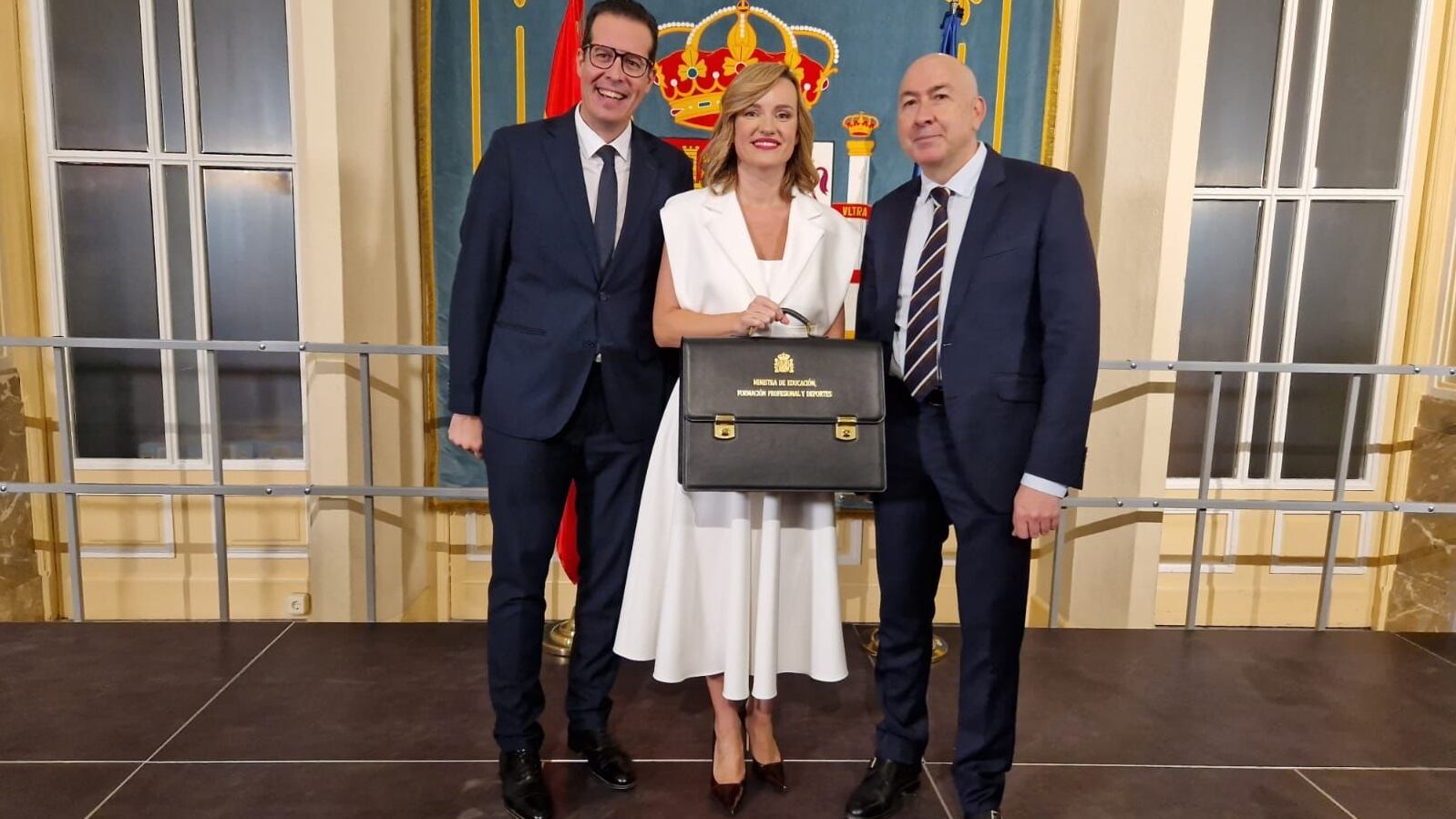 Rubén Alfaro, alcalde de Elda, junto a Pilar Alegría, ministra de Educación, Formación Profesional y Deportes y Alejandro Soler, secretario general del PSPV de la provincia de Alicante