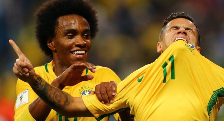 Coutinho celebra su gol con Brasil