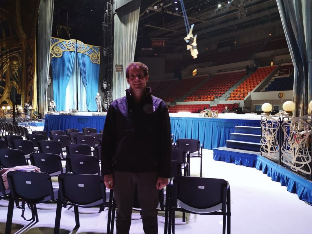 David Repullés, cantante del espectáculo &quot;Corteo&quot;, durante los ensayos del Cirque du Soleil en el Pabellón Príncipe Felipe de Zaragoza