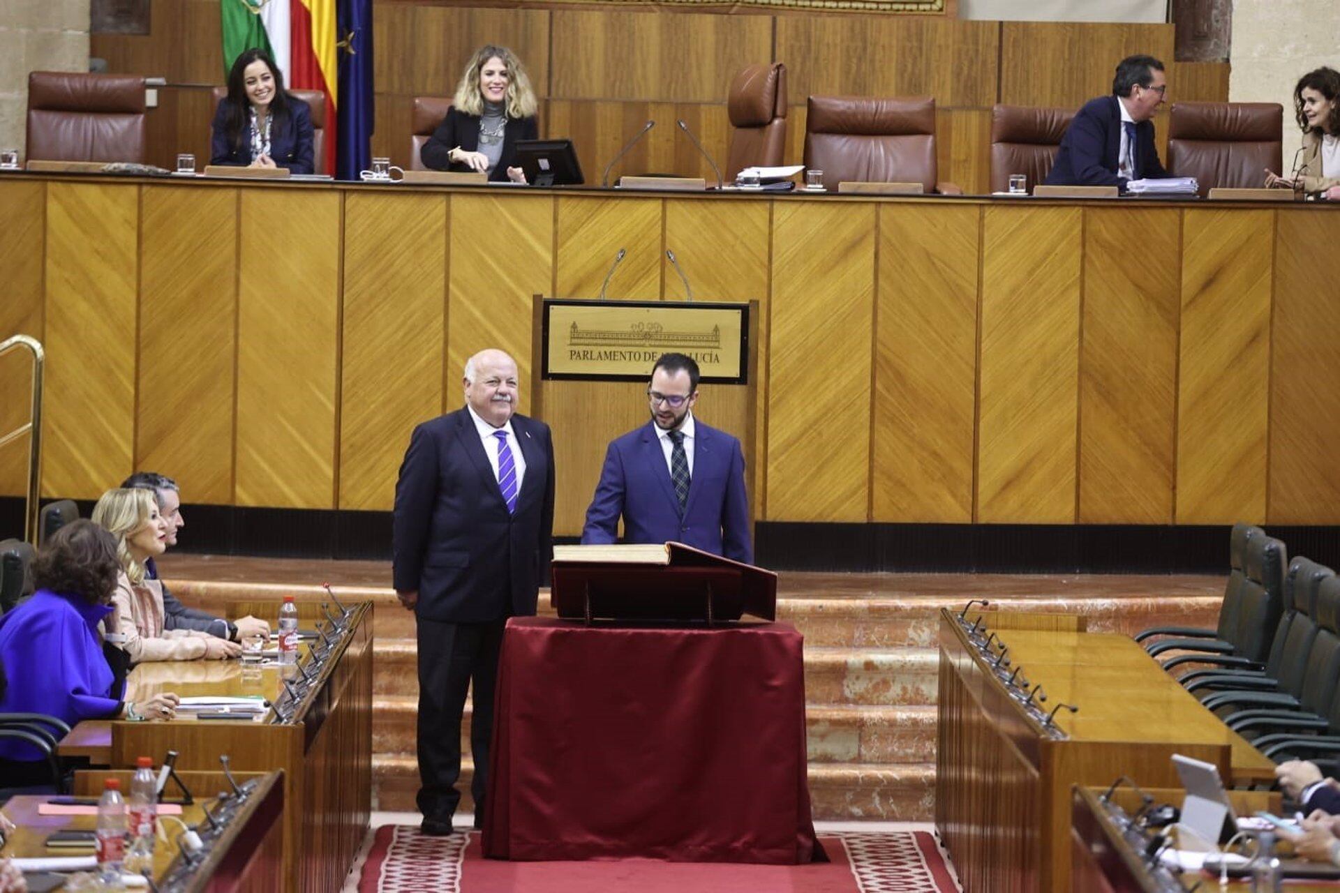 Juan Manuel Marchal toma posesión como nuevo diputado del PP-A en el Parlamento andaluz.