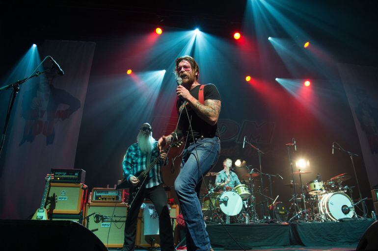 Eagles of Death Metal, durante el concierto de este martes en París