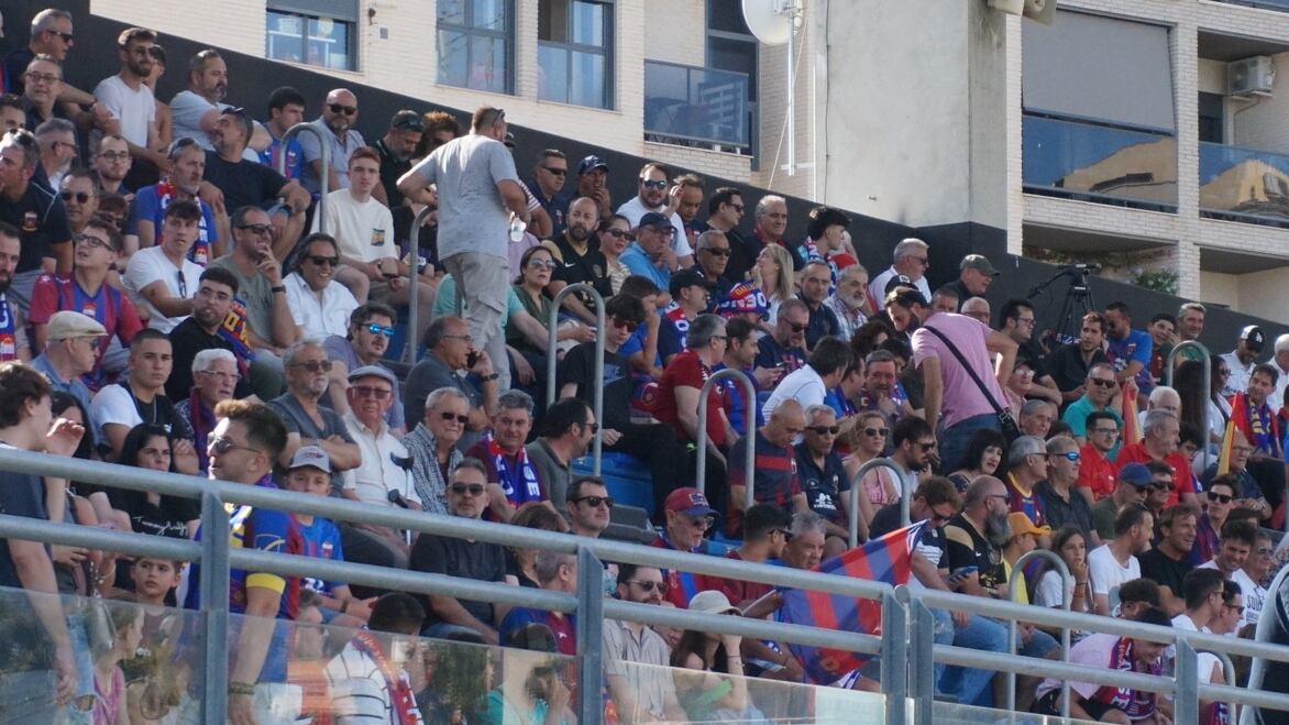 El Eldense espera verse arropado por su afición en el primer partido liguero