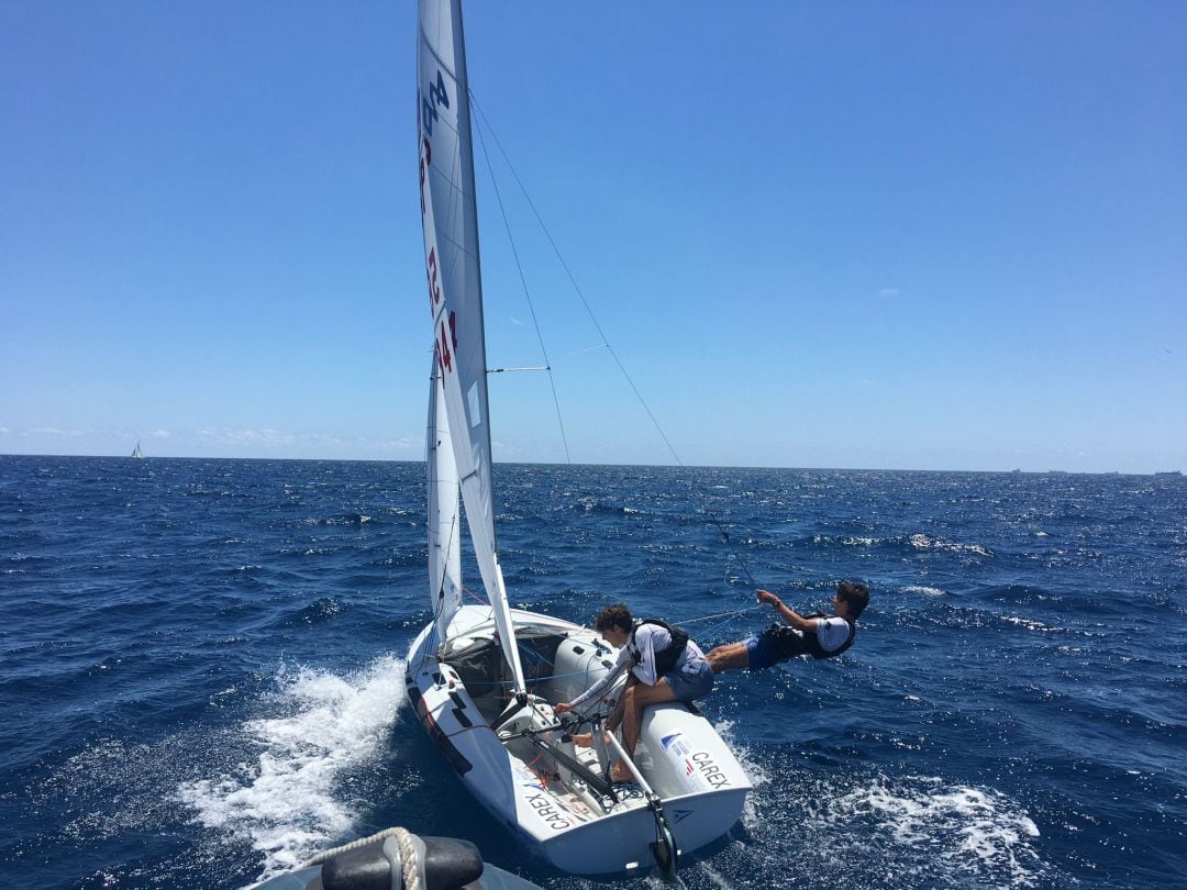 Los hermanos, Carlos y Fernando Flethes, en el mundial de la clase 420 que arranca en San Remo, Italia