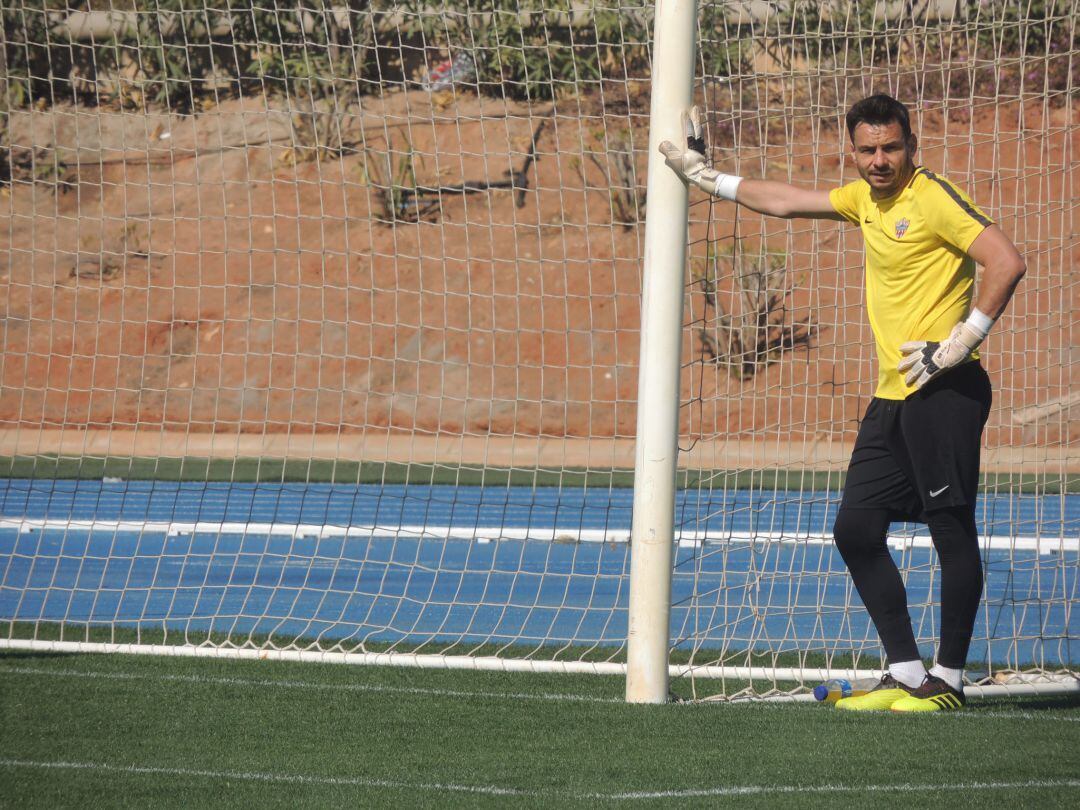 René en el campo Anexo.