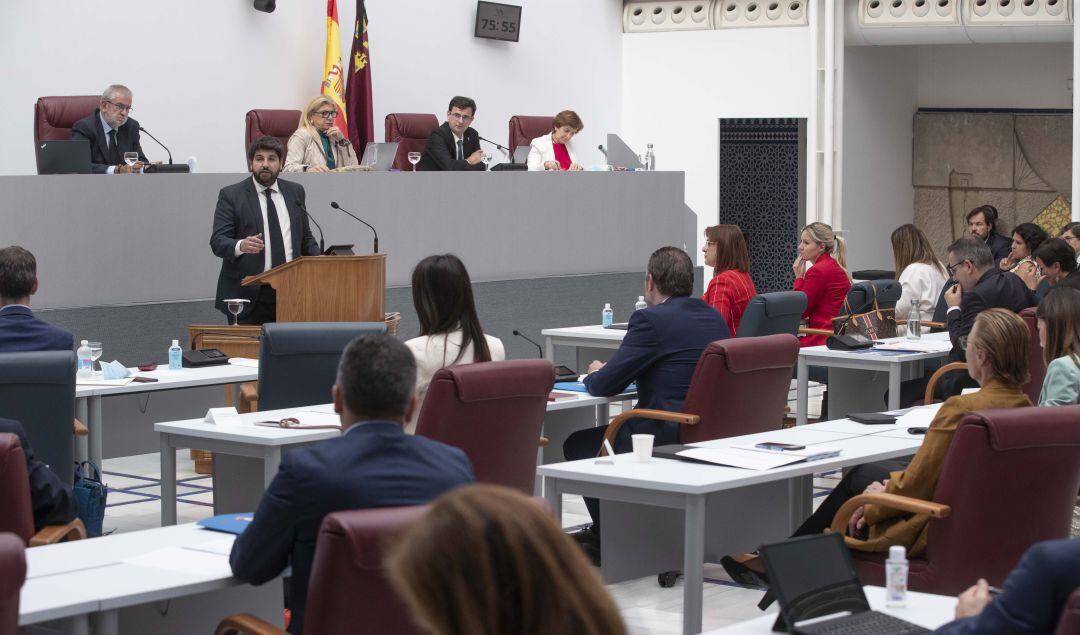 Momento del Debate del Estado de la región en la Asamblea regional