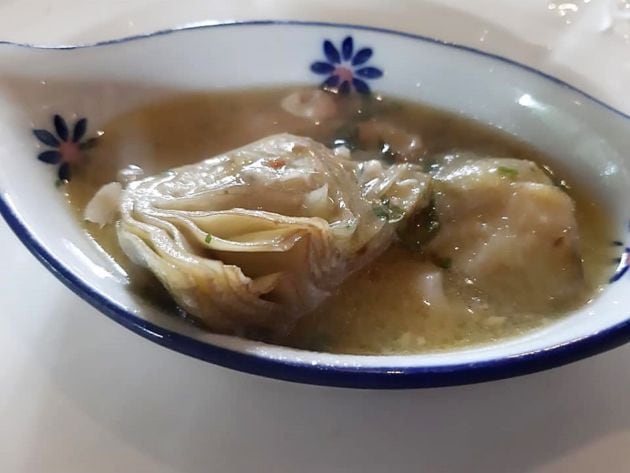 Alcachofas con callos de bacalao en salsa verde