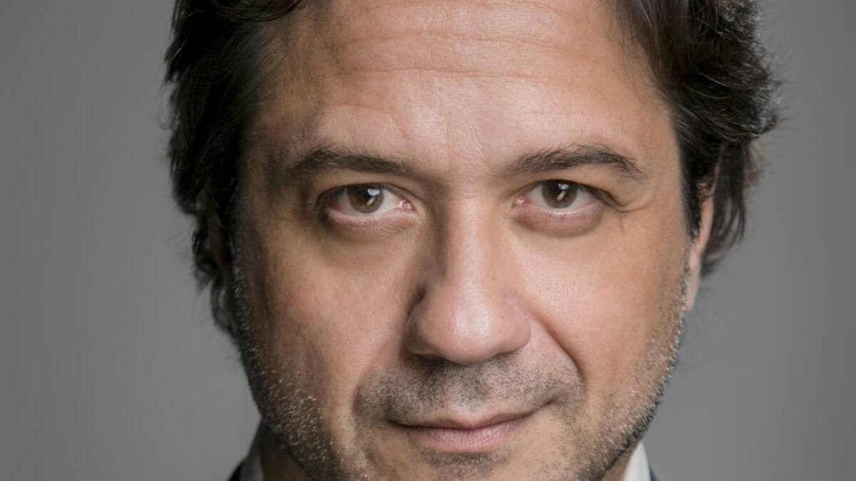 Enrique Arce escribe su primera novela