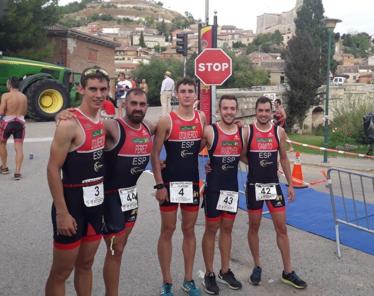 Los componentes del Deporama Joven In Triatlón Soriano, en Pampliega.