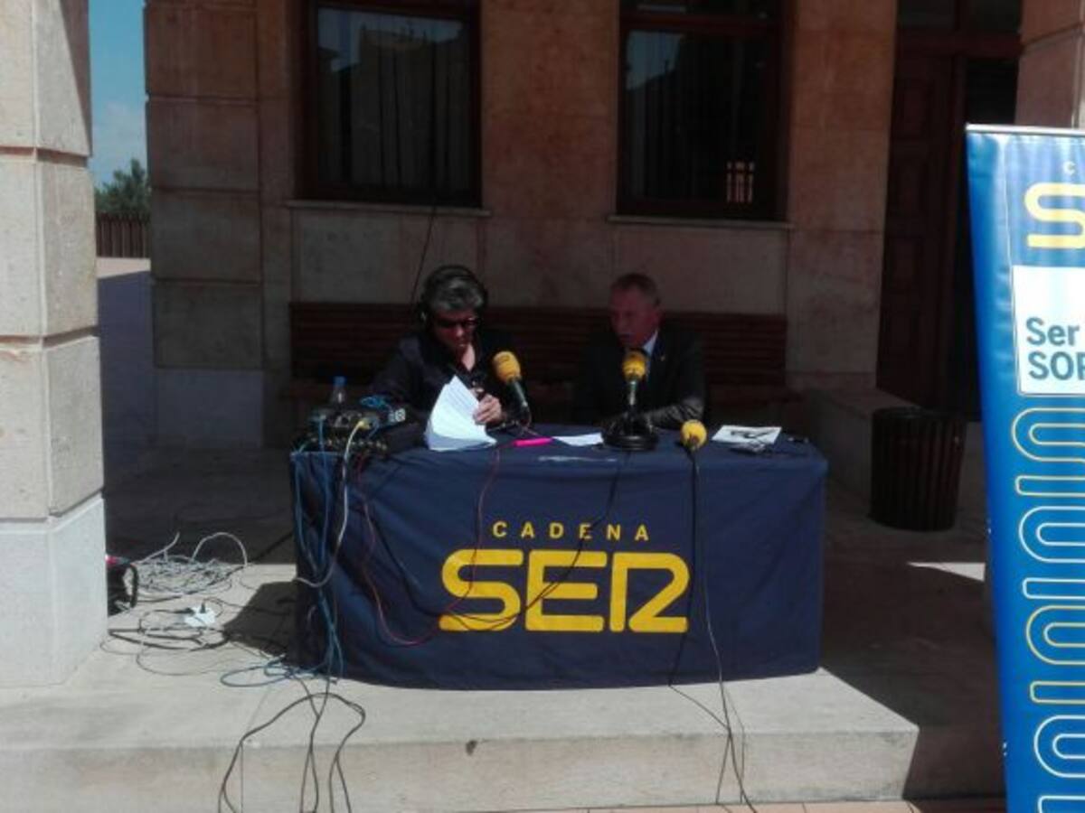 J. A. de Miguel: "Almazán empieza a recuperar empleo"