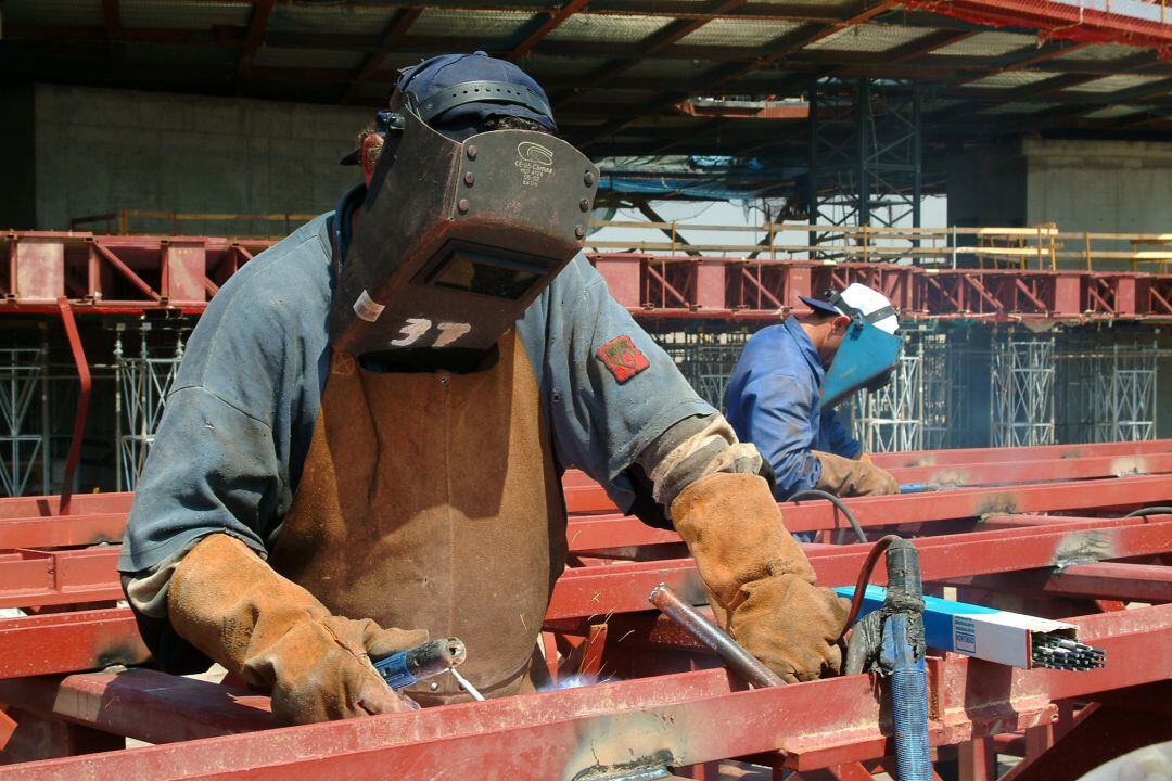 La industria recupera pulso en Asturias y se anota un descenso de 500 parados en Julio.