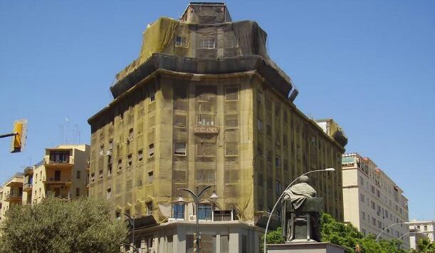Edificio de los sindicatos en Málaga