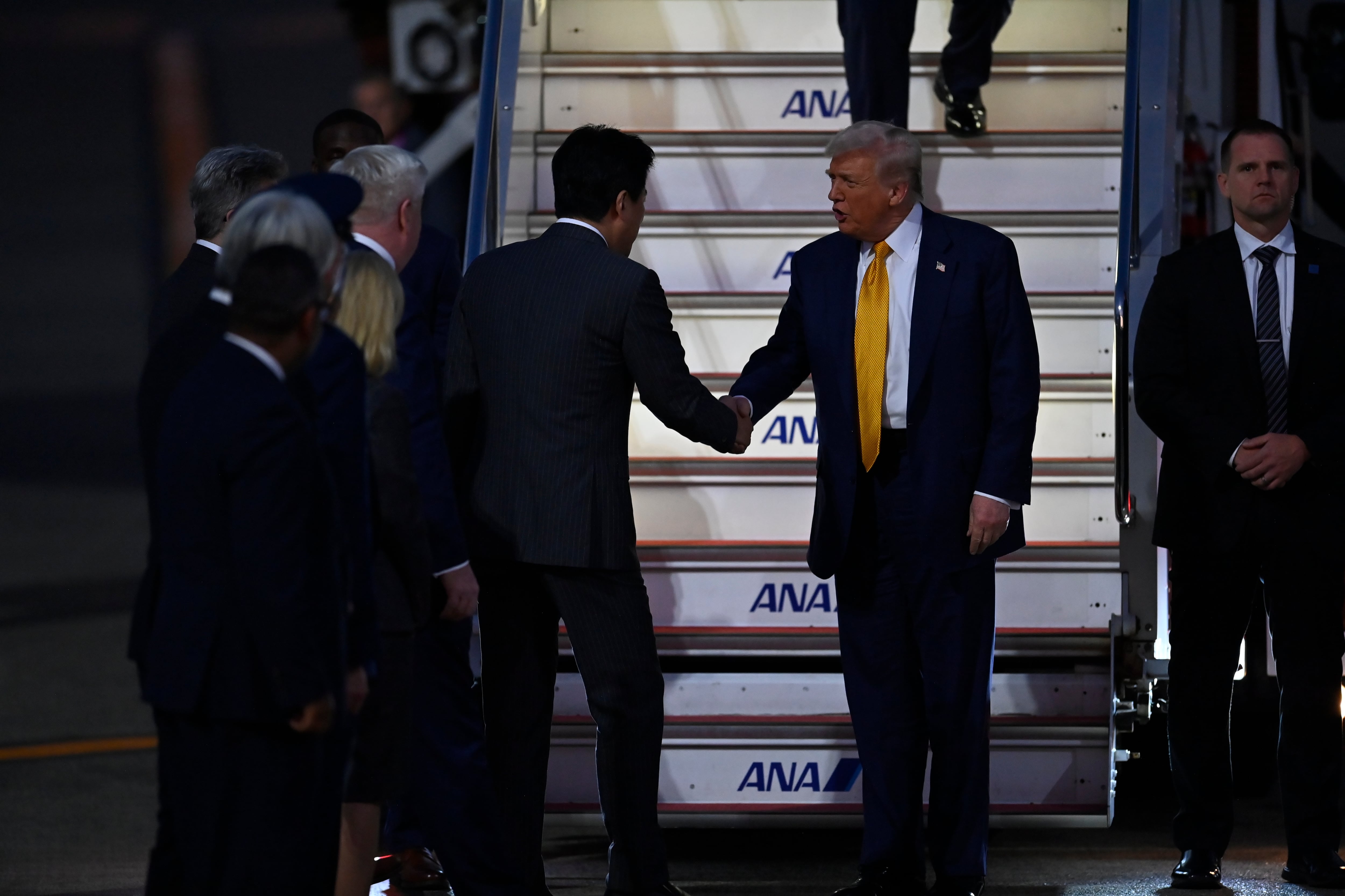 El presidente de EEUU, Donald Trump, a su llegada a Tokio (Japón).
